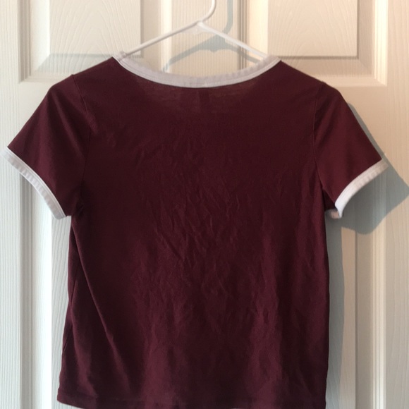 A burgundy baseball tee - Picture 3 of 3
